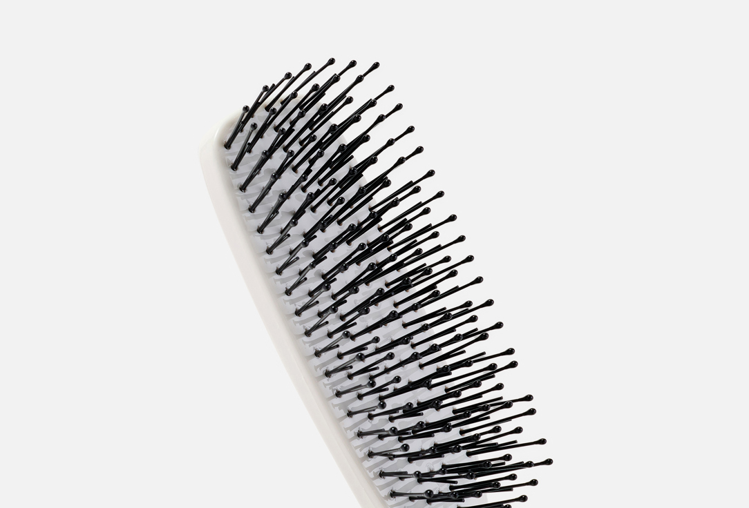 Sachajuan Brush  smoothing and detangling hair flexible