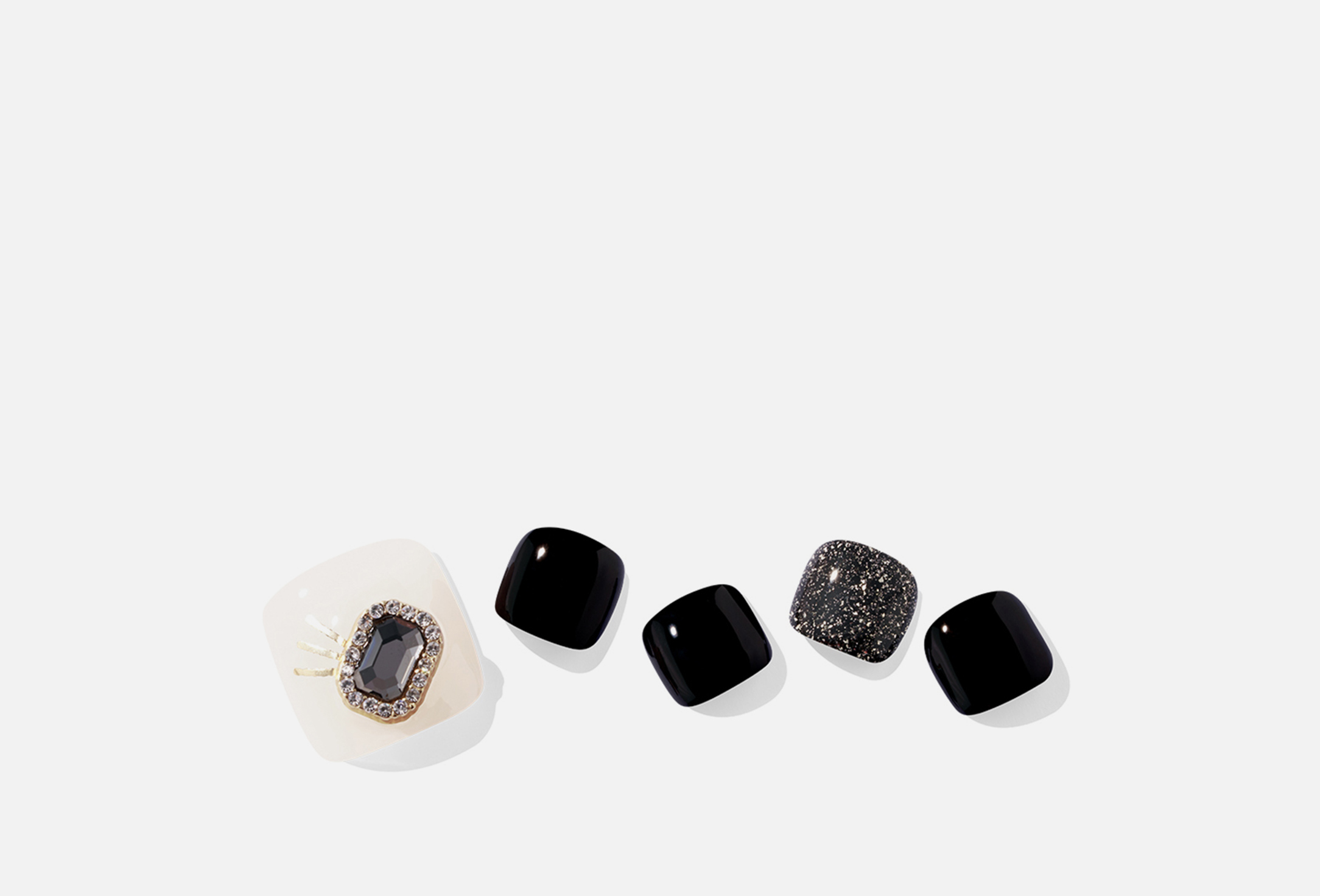 Brooch 32