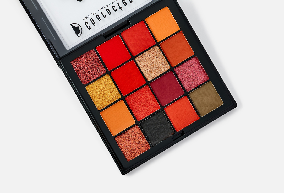 Character Eyeshadow palette Glam Look