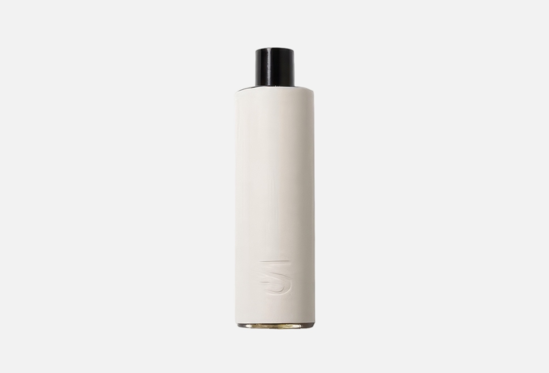SELAHATIN Mouthwash Of Course I Still Luv You Beige Leather 200 ml SELAHATIN Mouthwash Of Course I Still Luv You Beige Leather