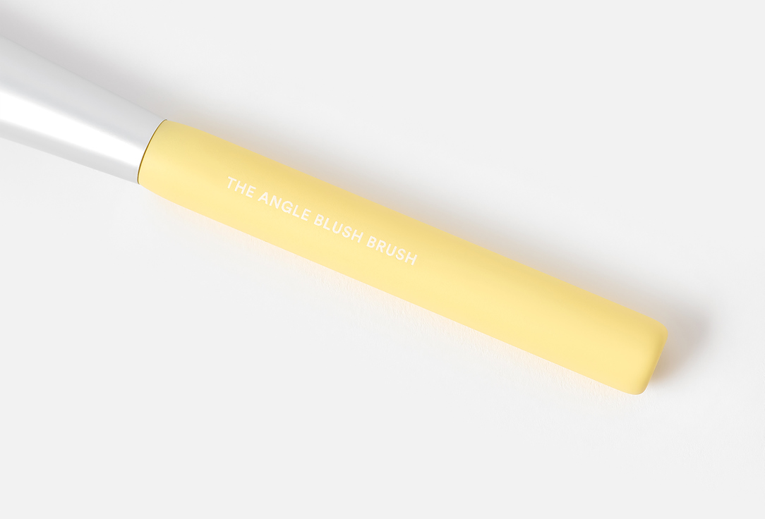 3INA Angle Blush Brush The Angle Blush Brush