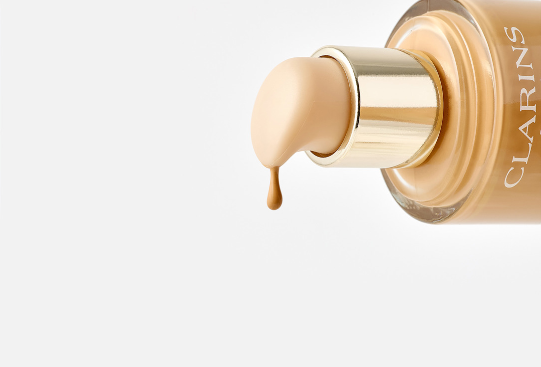 Clarins Lightweight Mattifying Foundation Skin Illusion Velvet 113C, Chestnut 30 ml Clarins Lightweight Mattifying Foundation Skin Illusion Velvet
