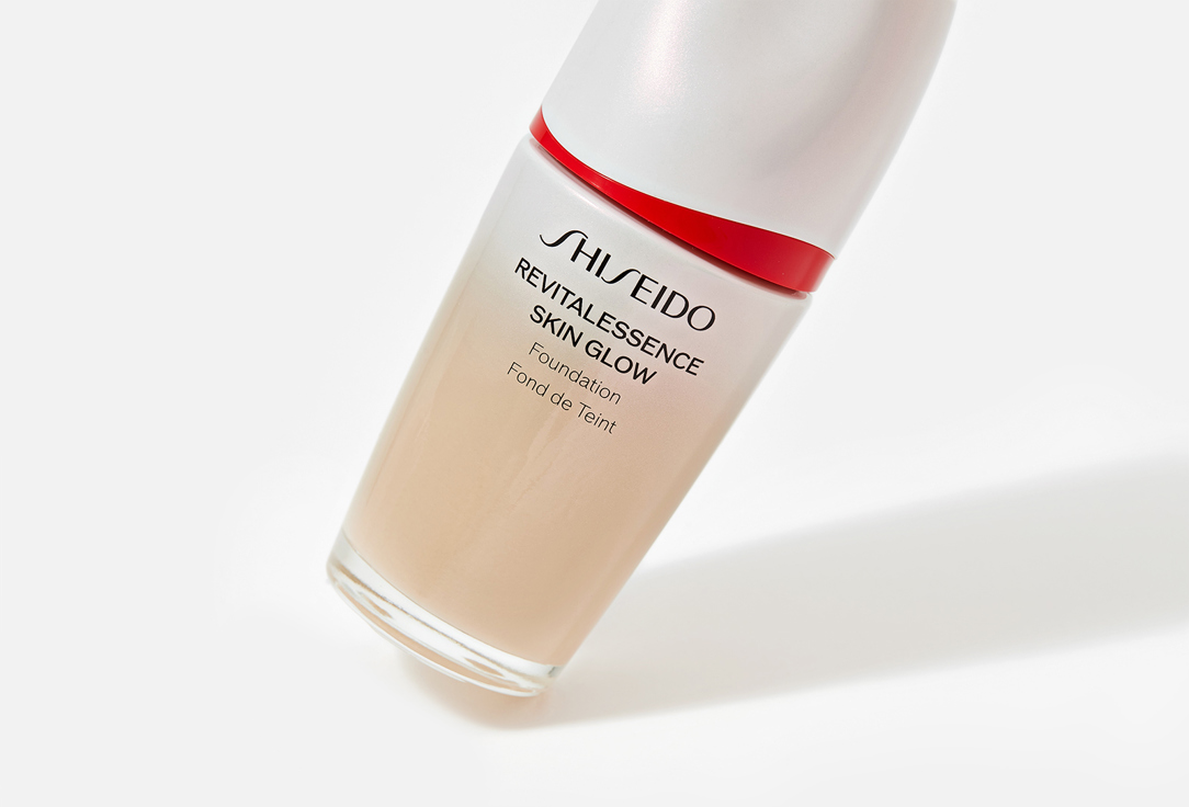 Shiseido Foundation Revitalessence Skin Glow 160, Shell 30 ml Shiseido Foundation Revitalessence Skin Glow