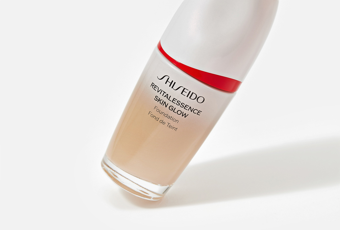 Shiseido Тональная основа Revitalessence Skin Glow