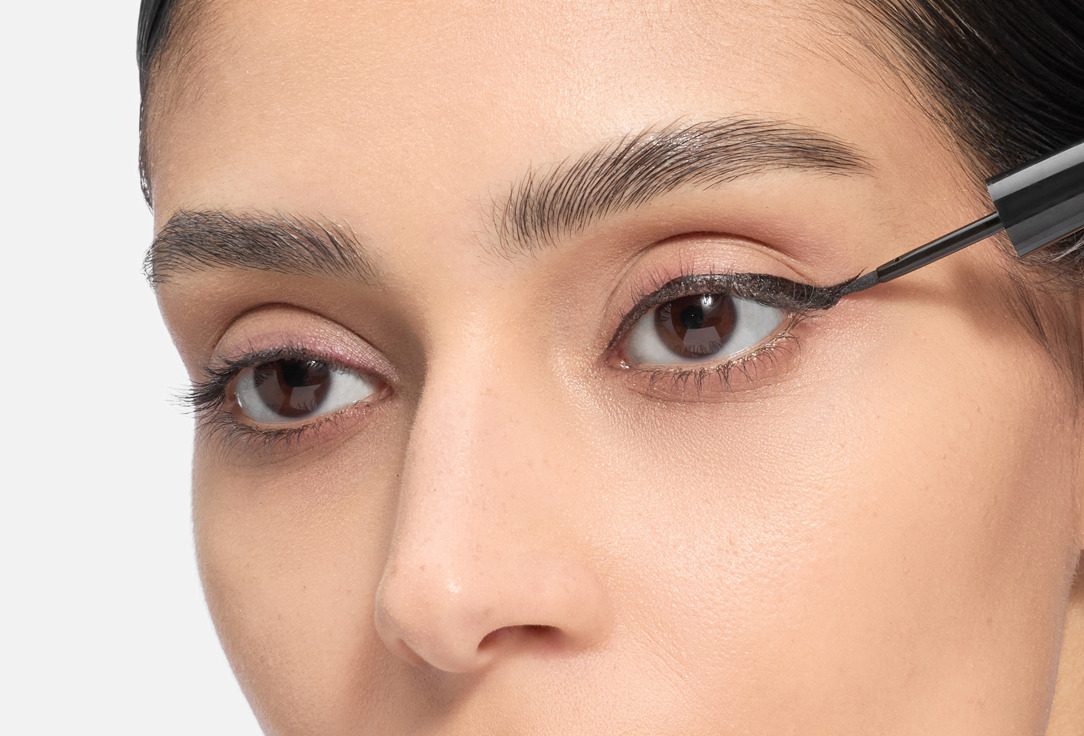 Rimmel Водостойкая жидкая подводка Scandaleyes Exaggerate