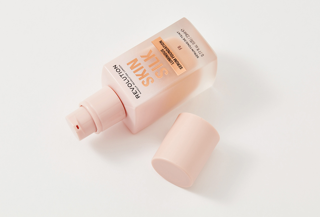 MakeUp Revolution Satin Liquid Serum-Foundation Skin Silk
