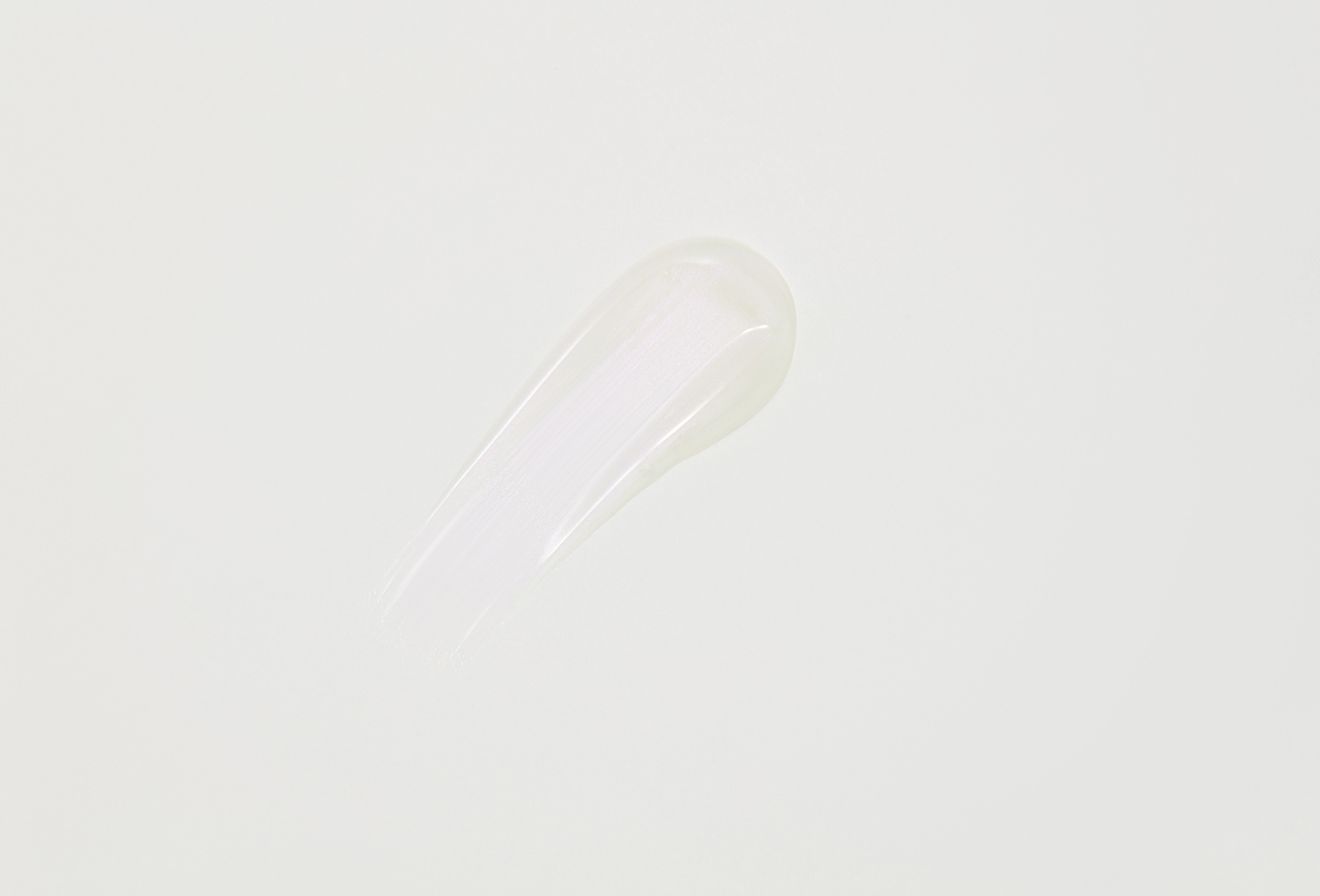 MakeUp Revolution БАЛЬЗАМ ДЛЯ ГУБ Juicy Peptide Lip Balm Clear Ice 8 мл MakeUp Revolution БАЛЬЗАМ ДЛЯ ГУБ Juicy Peptide Lip Balm