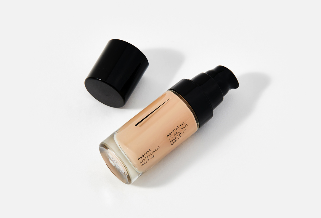 Radiant Professional Make-Up Long-Lasting Mattifying Foundation SPF 15 Natural Fix 02, Caramel 30 ml Radiant Professional Make-Up Long-Lasting Mattifying Foundation SPF 15 Natural Fix