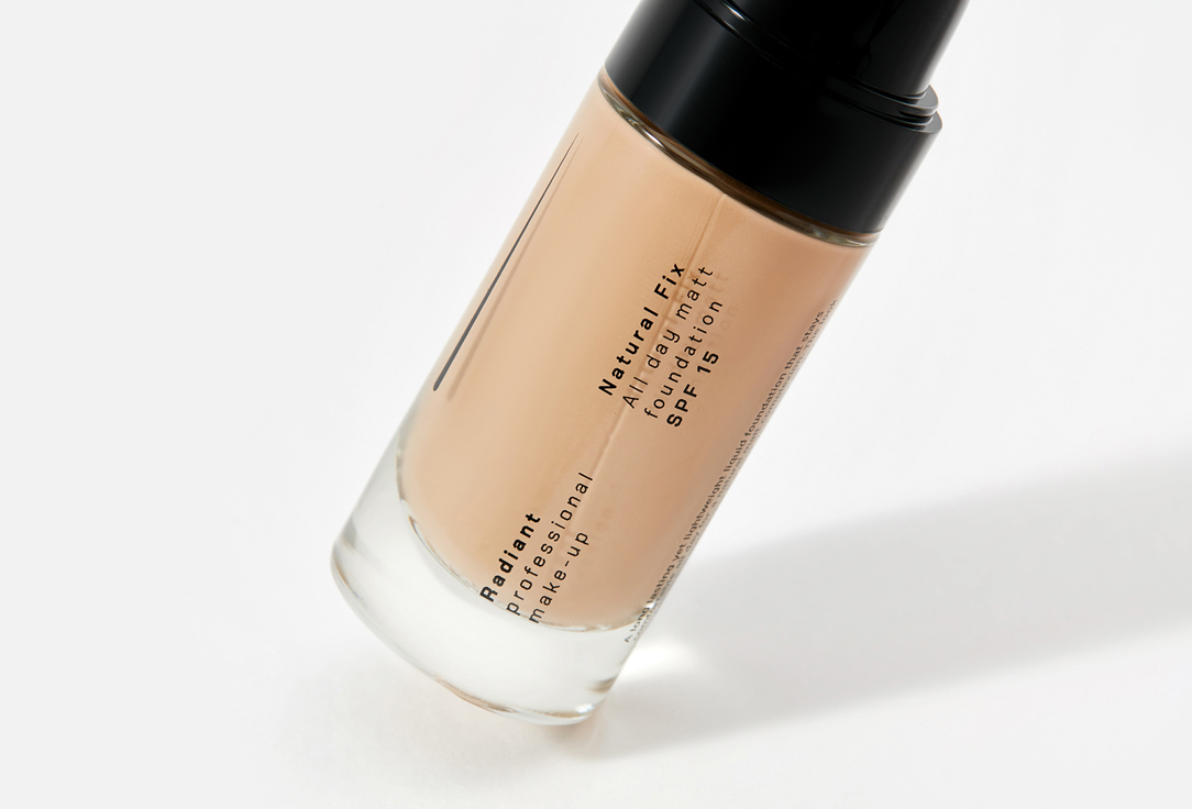 Radiant Professional Make-Up Long-Lasting Mattifying Foundation SPF 15 Natural Fix 02, Caramel 30 ml Radiant Professional Make-Up Long-Lasting Mattifying Foundation SPF 15 Natural Fix