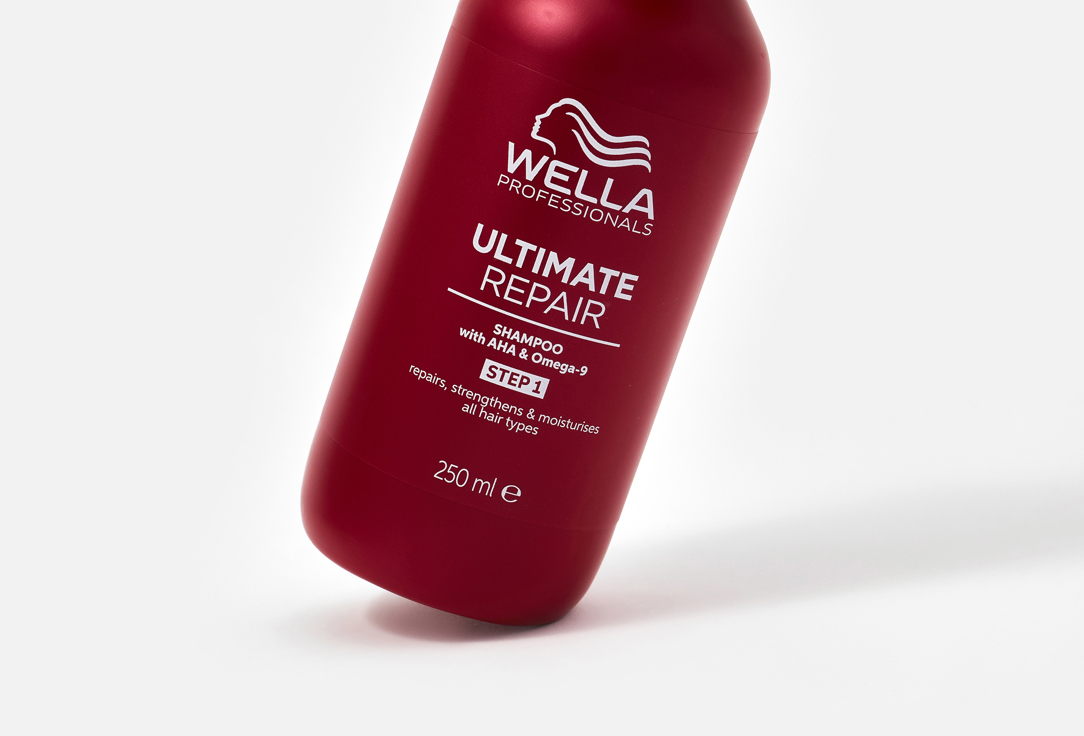 Wella Professionals Lightweight Cream Shampoo Ultimate Repair 250 ml Wella Professionals Lightweight Cream Shampoo Ultimate Repair