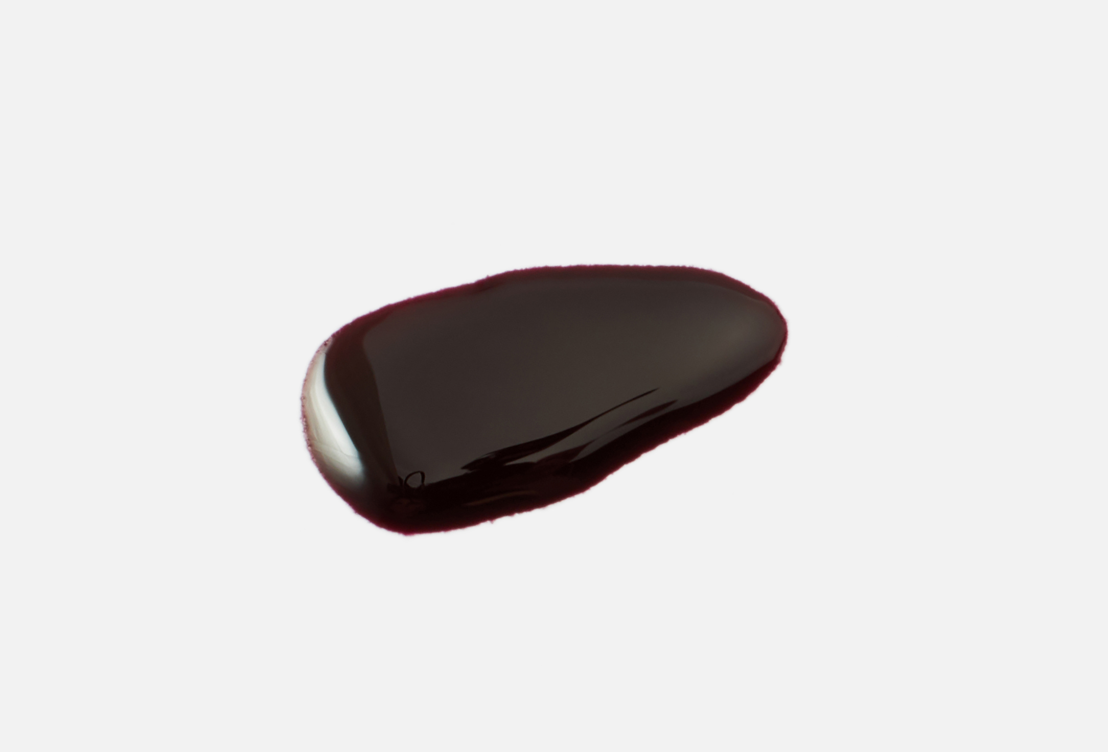 essence Glossy, fast-drying gel-effect nail polish Gel Nail Colour 72, Left me on red 8 ml essence Glossy, fast-drying gel-effect nail polish Gel Nail Colour