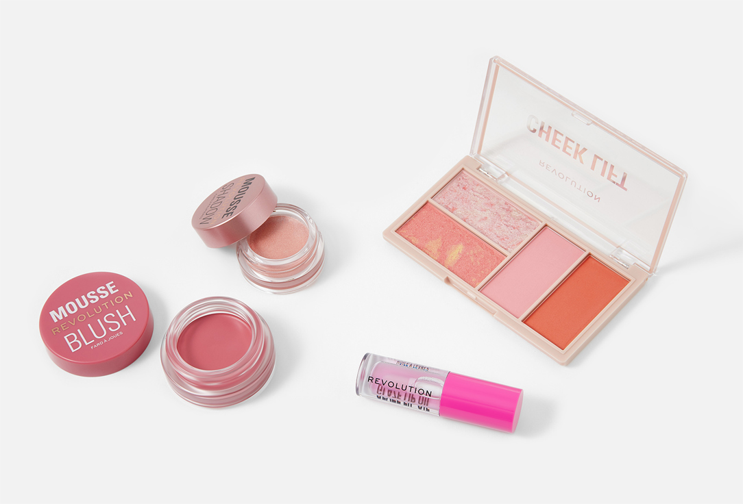 MakeUp Revolution Makeup Gift Set Cloud Blush & Glow