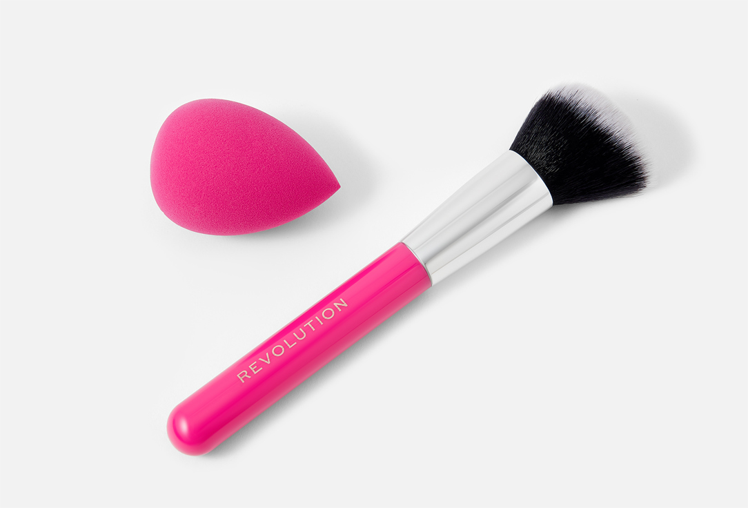 MakeUp Revolution Makeup Gift Set Cloud Blush & Glow