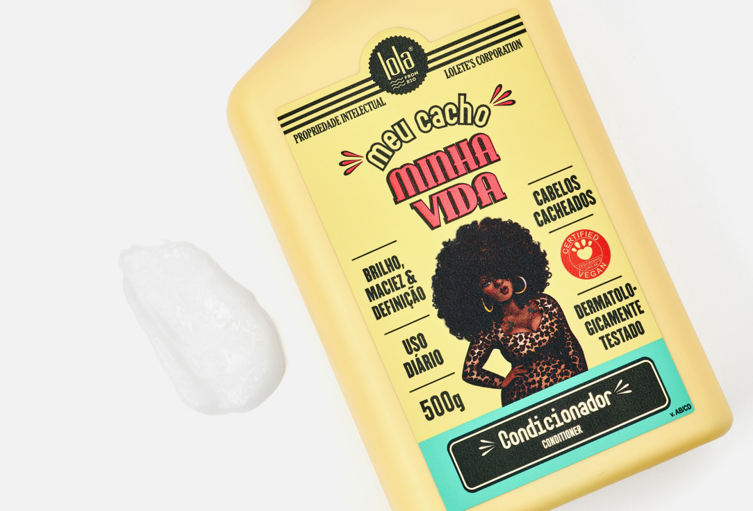 Lola from Rio Moisturising Conditioner For Curly Hair Meu Cacho Minha Vida
