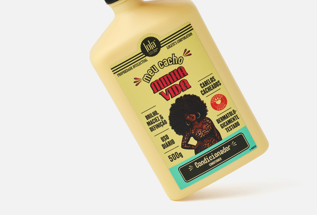 Lola from Rio Moisturising Conditioner For Curly Hair Meu Cacho Minha Vida