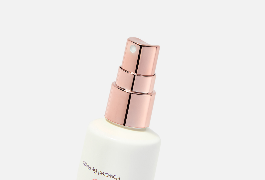 DELILAH Hydrating fixing spray with refreshing mist Wake Up