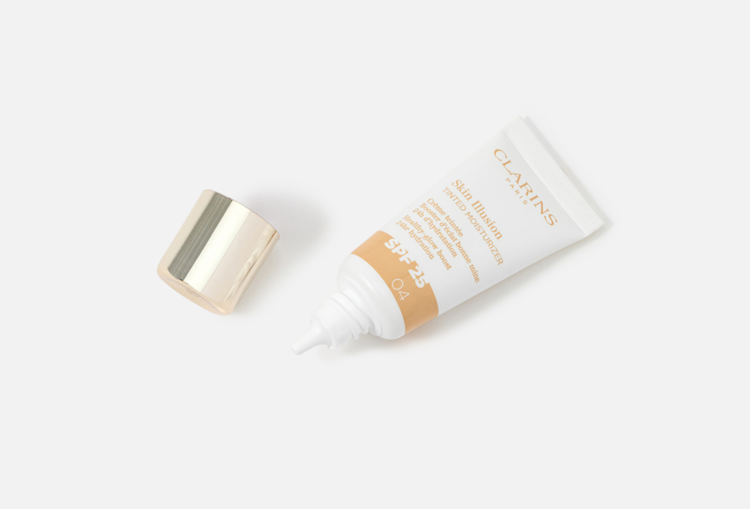 Clarins Illuminating Creamy Foundation SPF25 Skin Illusion Tinted Moisturizer