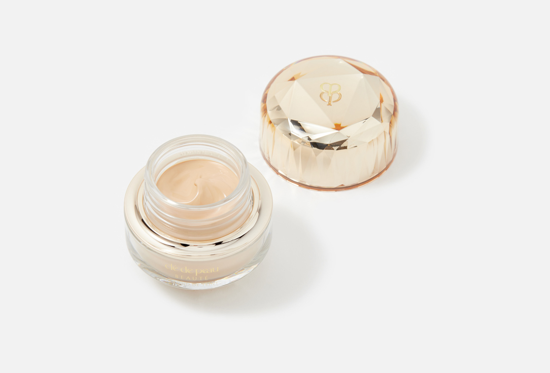 Clé de Peau Beauté Illuminating Creamy Foundation SPF22 The Foundation