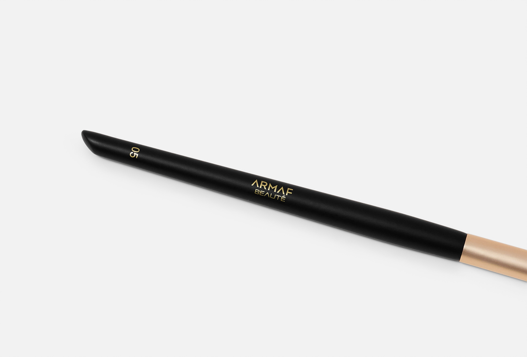 ARMAF BEAUTE Fan Brush Fan Brush 05