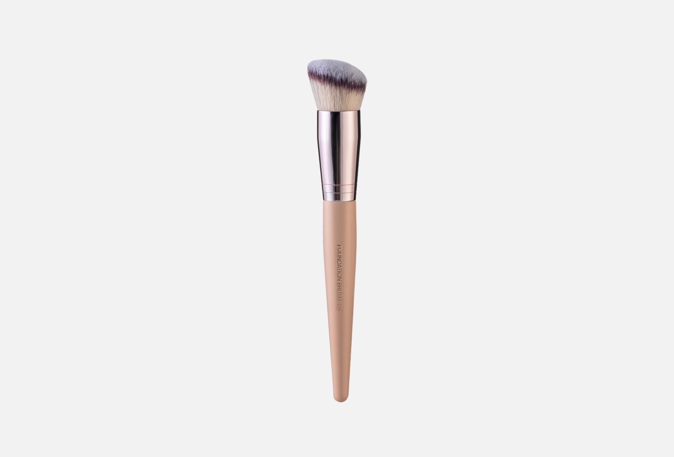 Foundation Brush 05 1