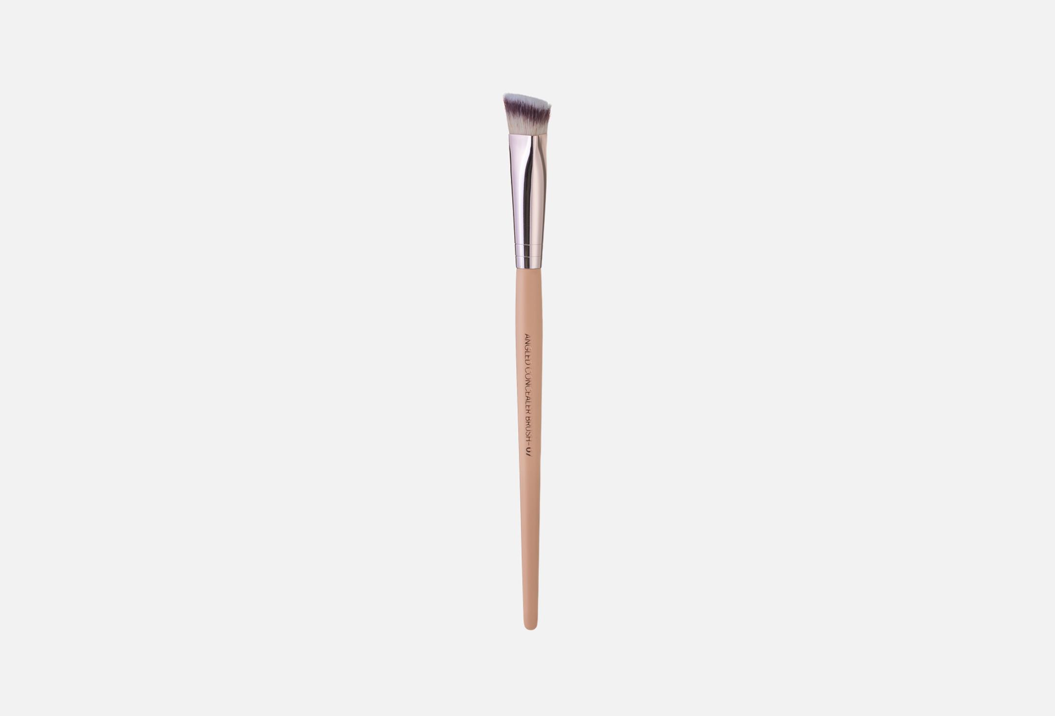 Angled Concealer Brush 07 1