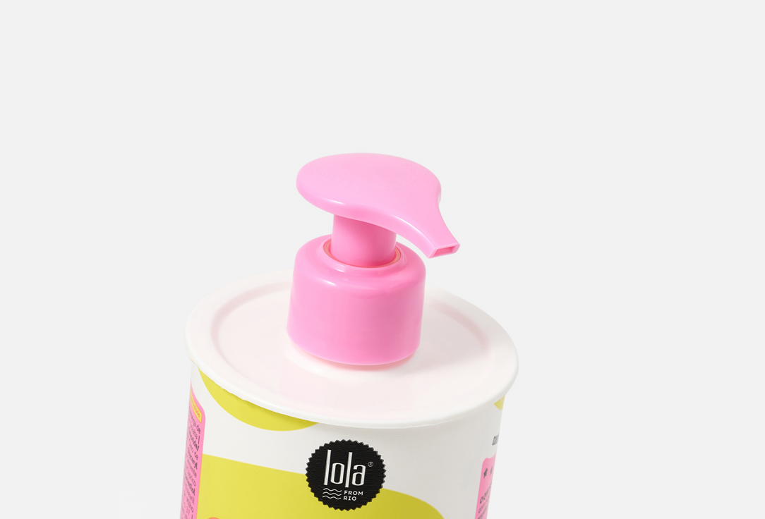 Lola from Rio Styling Cream for Curly Hair Plot Twist guava Curl Styling Cream 490 g Lola from Rio Styling Cream for Curly Hair Plot Twist guava Curl Styling Cream