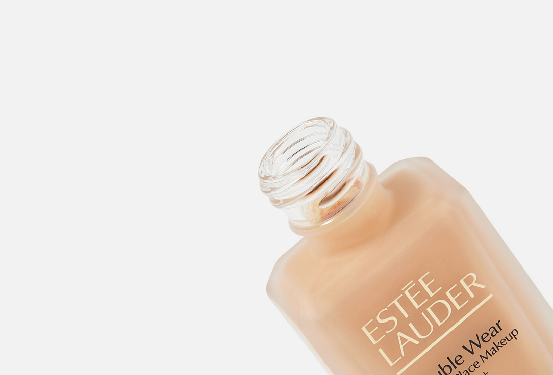 Estée Lauder liquid matte foundation SPF 15 Double Wear Stay in Place