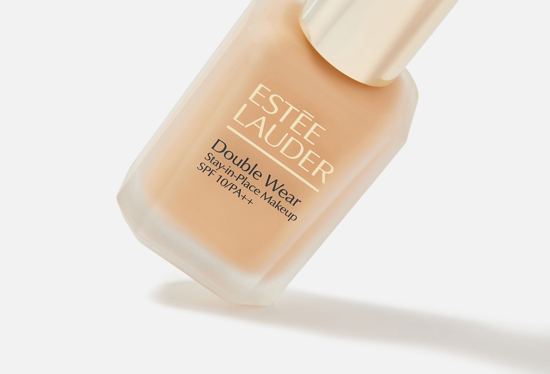 Estée Lauder liquid matte foundation SPF 21 Double Wear Stay in Place