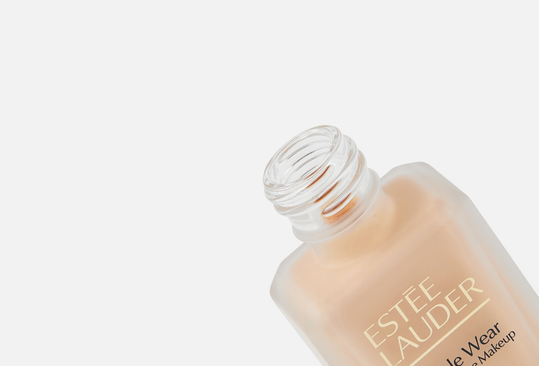Estée Lauder liquid matte foundation SPF 10 Double Wear Stay in Place