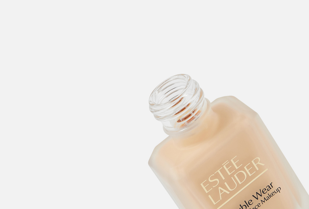 Estée Lauder liquid matte foundation SPF 10 Double Wear Stay in Place