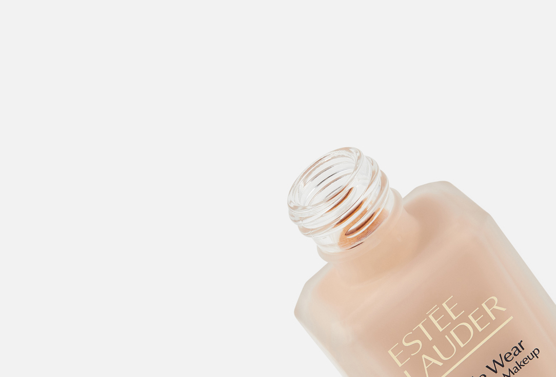 Estée Lauder liquid matte foundation SPF 10 Double Wear Stay in Place