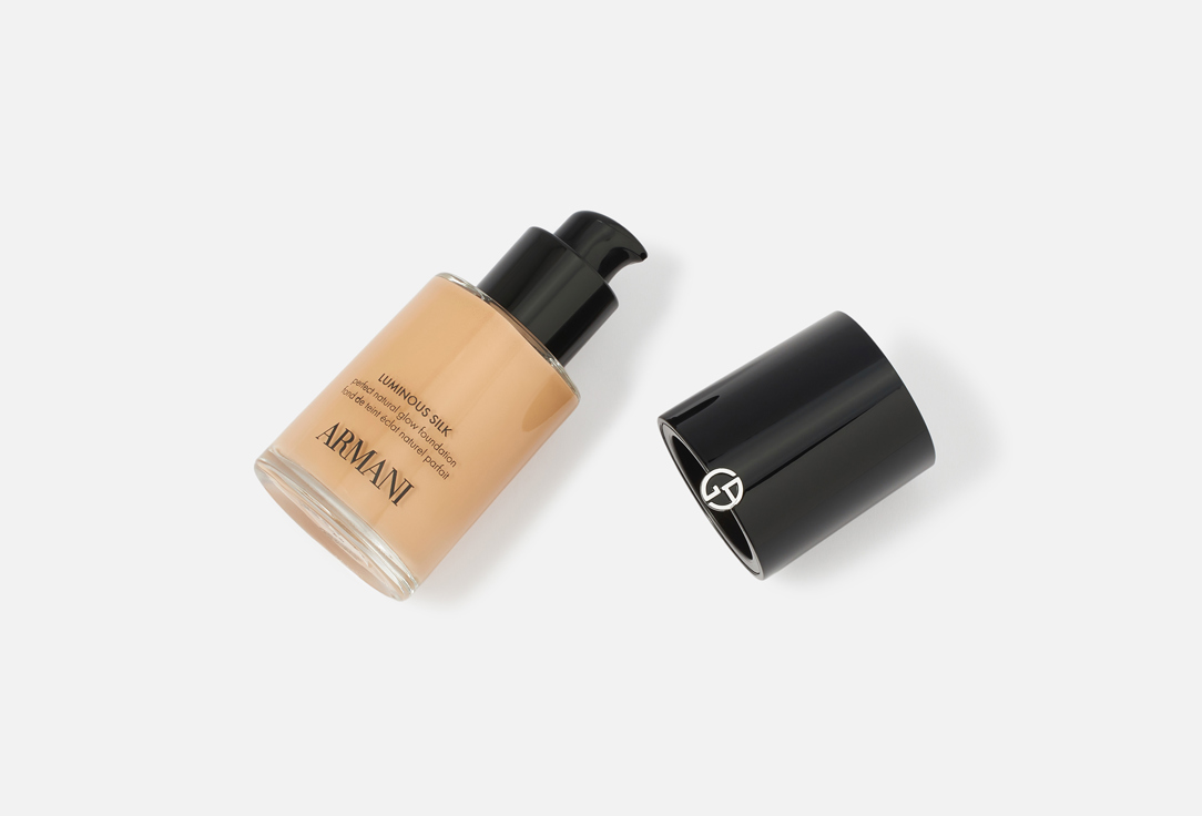 Armani Liquid foundation Luminous Silk 4.5, Light, Neutral peach 30 ml Armani Liquid foundation Luminous Silk