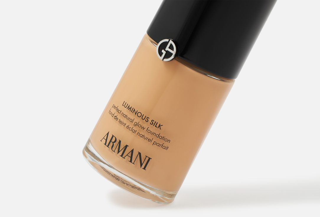 Armani Liquid foundation Luminous Silk 4.5, Light, Neutral peach 30 ml Armani Liquid foundation Luminous Silk