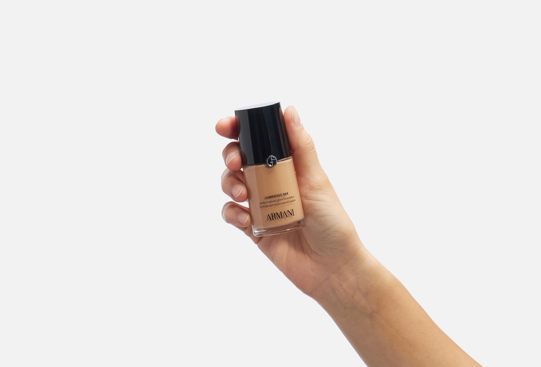 Armani Liquid foundation Luminous Silk