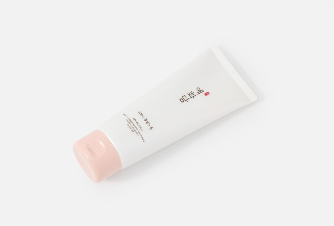 THE FACE SHOP Nourishing Face Cleansing Foam Deep moisturizing foaming cleanser