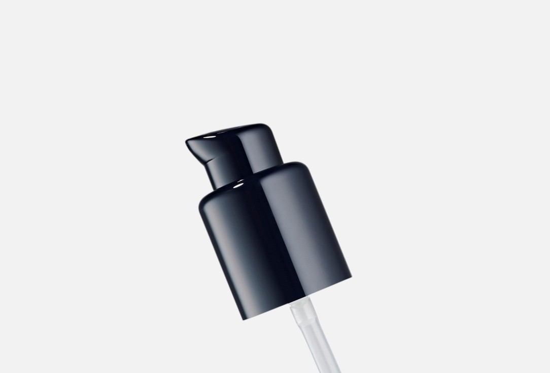 Estée Lauder liquid matte foundation SPF 10 Double Wear Stay in Place