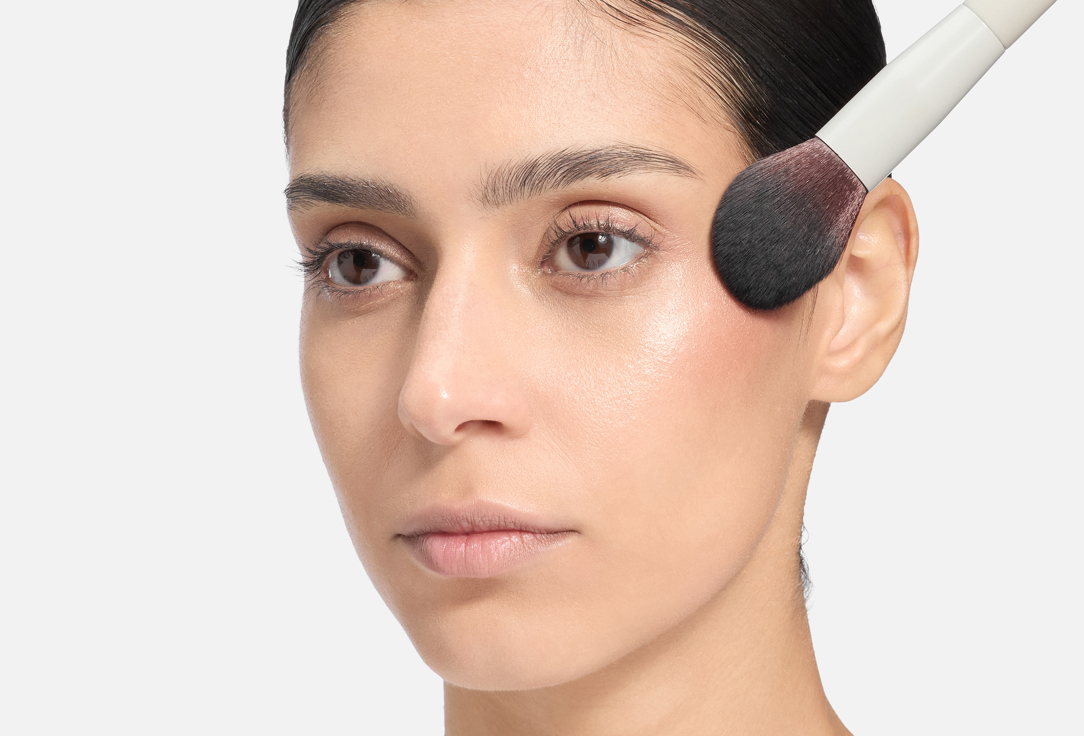 MakeUp Revolution Powder Shimmer Highlighter Reloaded Highlighter