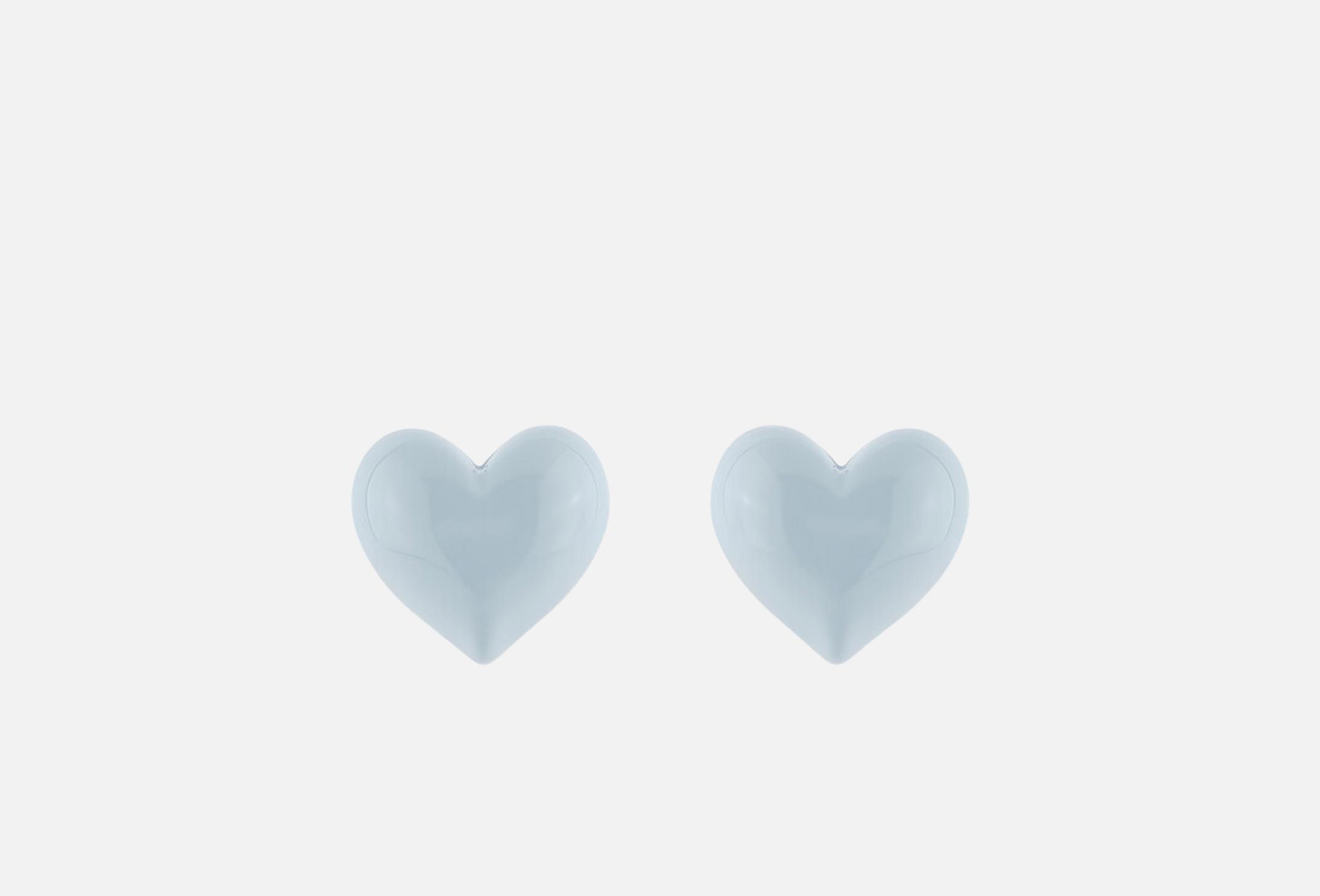 blue heart 1 Light blue
