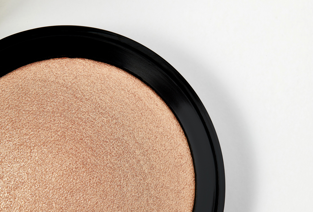 MILANI Pressed Powder Highlighter Baked Highlighter 120, Champagne d’oro 8 g MILANI Pressed Powder Highlighter Baked Highlighter