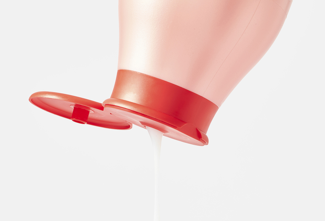 Cottage Moisturizing Shower Milk Strawberry & Mint