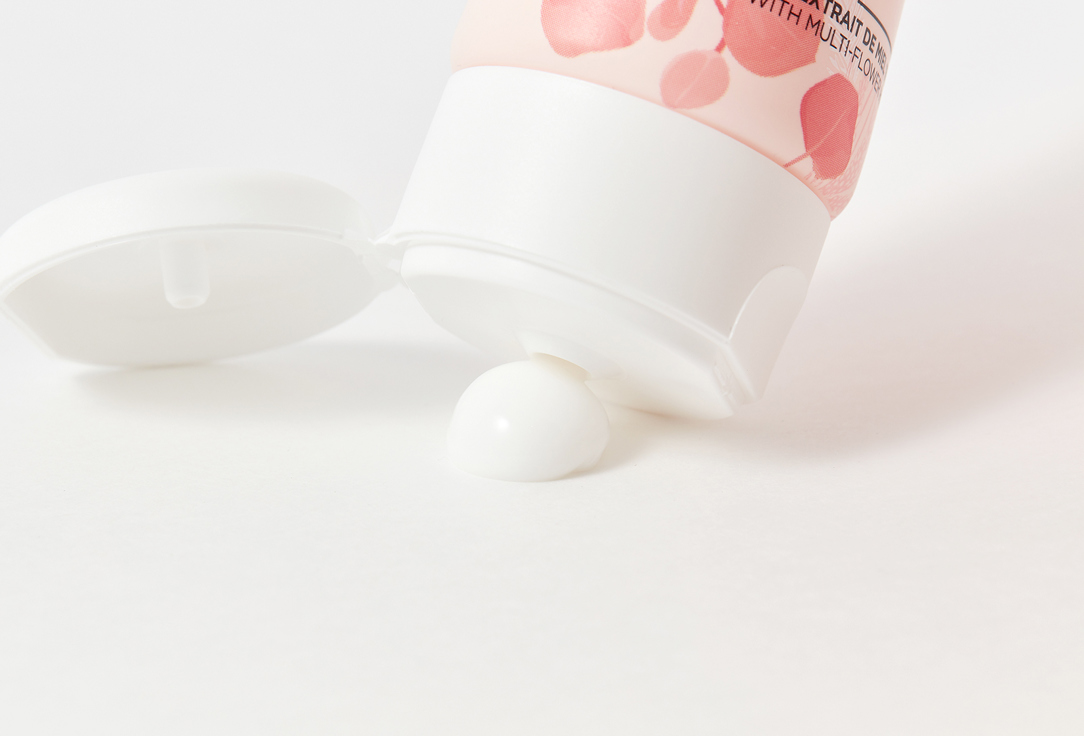 PAYOT Cream provide 24-hour hydration VELOURS