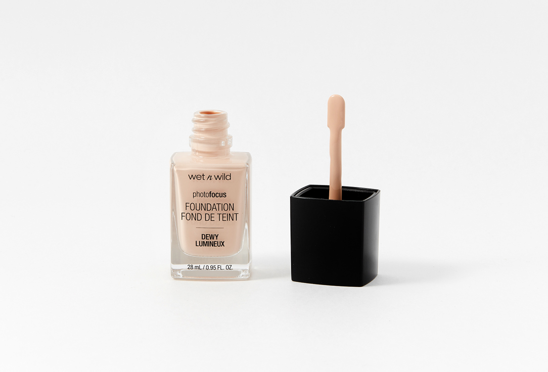 Wet n Wild brightening Foundation Photo Focus Dewy
