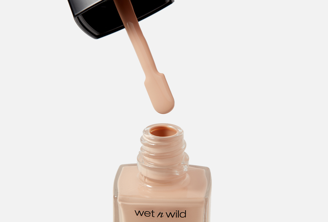 Wet n Wild brightening Foundation Photo Focus Dewy