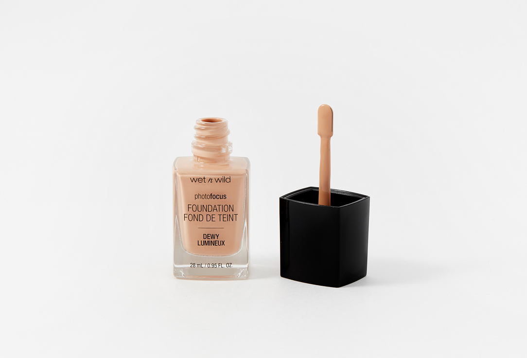 Wet n Wild brightening Foundation Photo Focus Dewy