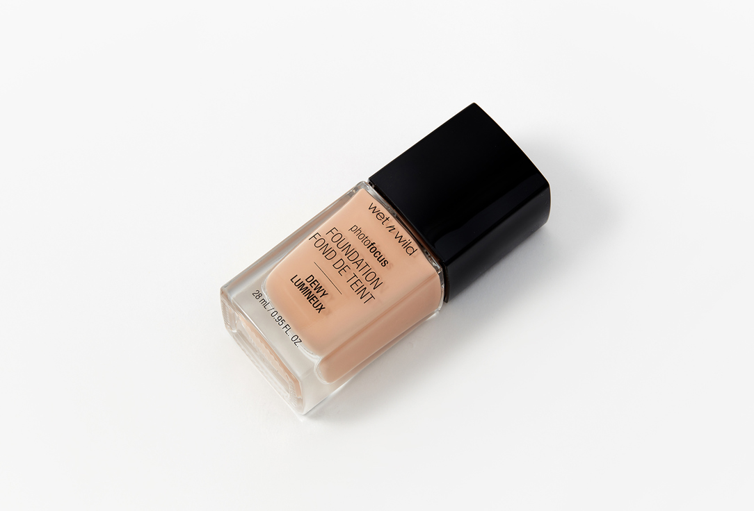 Wet n Wild brightening Foundation Photo Focus Dewy