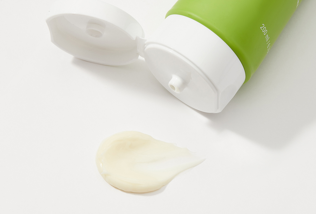 RATED GREEN Exfoliating Scalp Scrub Cold Pressed Avocado Nourishing Scalp Pack Banana 200 ml RATED GREEN Exfoliating Scalp Scrub Cold Pressed Avocado Nourishing Scalp Pack Banana