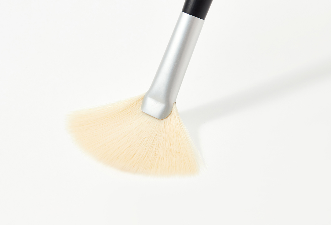 Provoc Face Makeup Brush Small Fan A503S