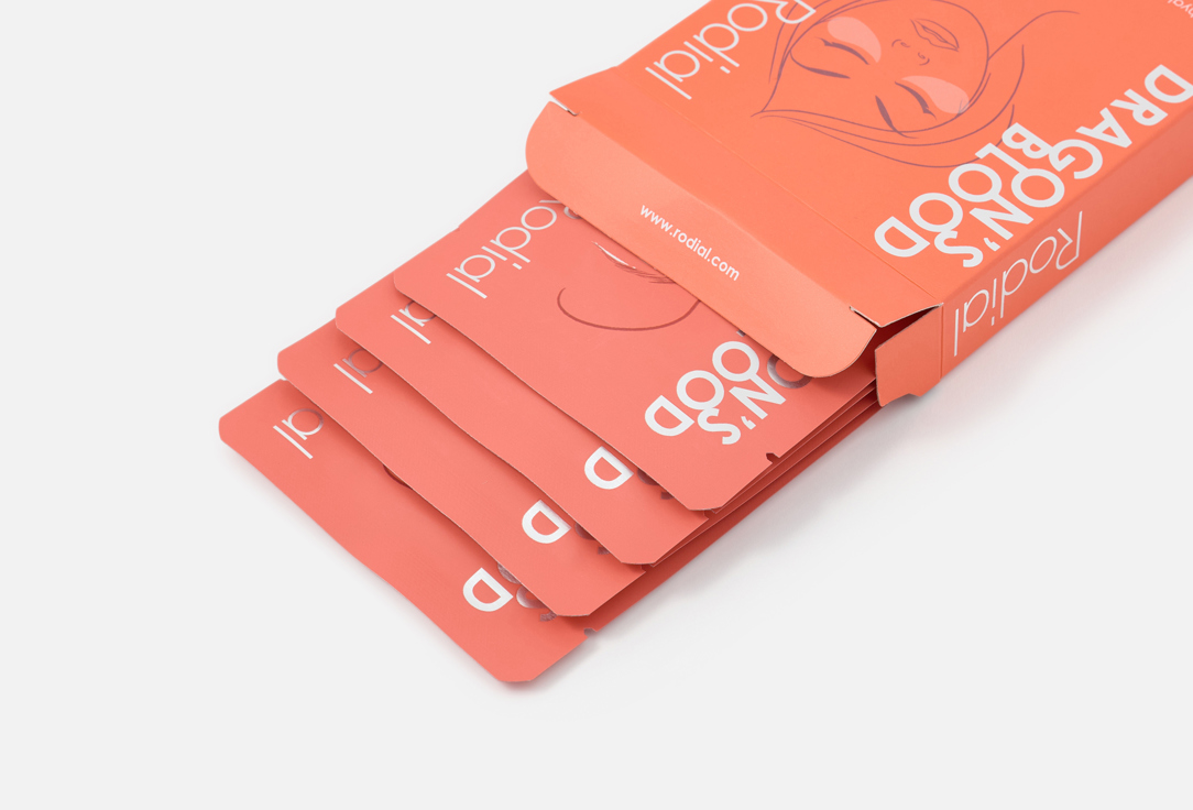 RODIAL Hydrogel Patches For The Skin Around The Eyes Dragons Blood