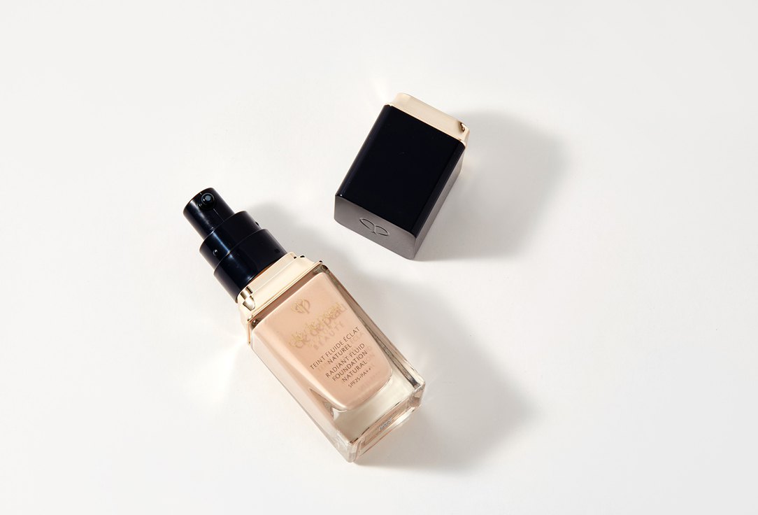 Clé de Peau Beauté Liquid foundation SPF 25 Radiant Fluid Foundation Natural