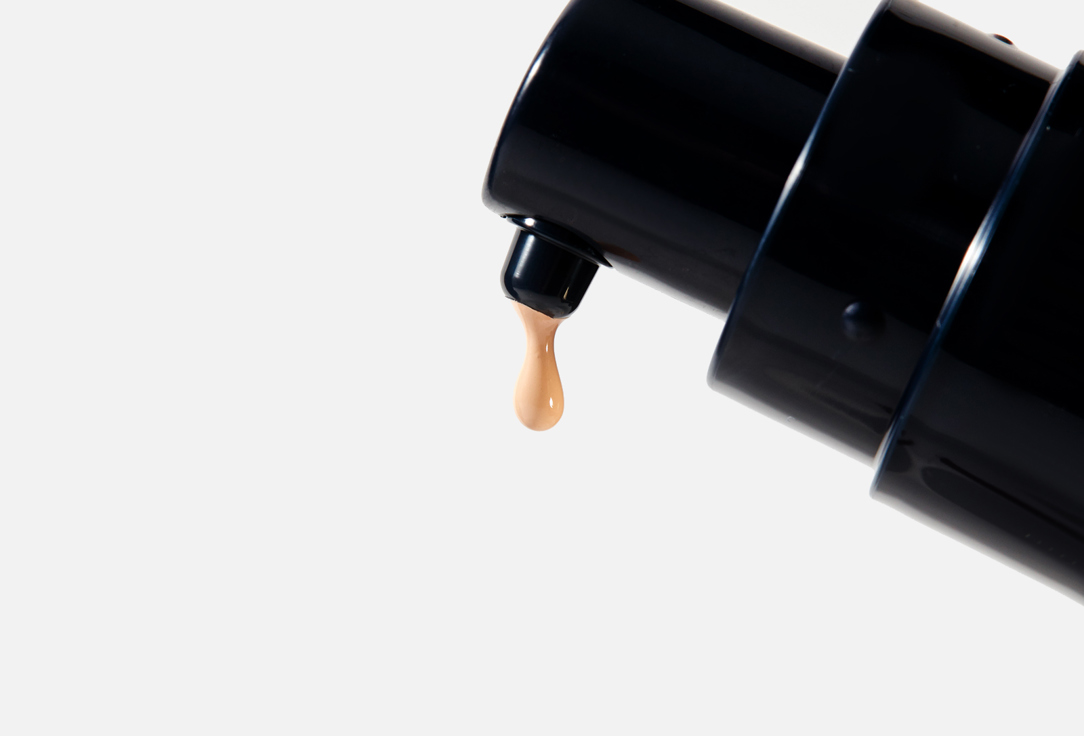 Clé de Peau Beauté Liquid foundation SPF 25 Radiant Fluid Foundation Natural